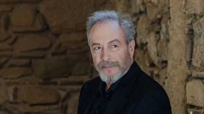 sosta-montela-oi-2-koykloi-gioi-toy-grigori-valtinoy-amp-038-i-dimosiografos-syzygos-poy-zoyn-makria-apo-ta-fota-221187