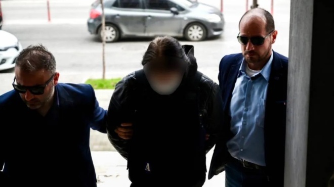 toympa-ola-me-ti-dolofonia-toy-32chronoy-astynomikoy-sti-thes-niki-ta-ergastiria-amp-8220-milisan-amp-8221-gia-ton-44chrono-norvigo-217977