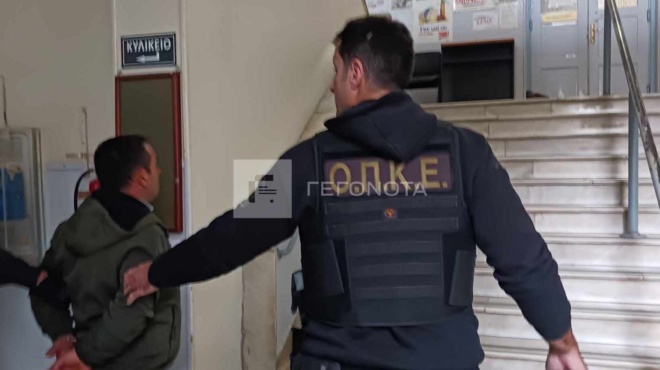 diorthosi-dimosieysis-den-einai-aytos-o-33chronos-poy-dolofonithike-ston-volo-apo-ton-patera-tis-kopelas-poy-feretai-na-viaze-221114