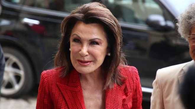 deichnei-30ara-sta-68-paralirima-me-ti-gianna-aggelopoyloy-moirase-egkefalika-me-mini-foysta-amp-038-mpotes-1-metro-226434