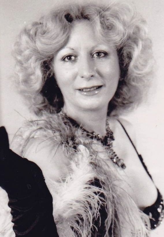 Μανώλης Μαυρομμάτης σύζυγος 