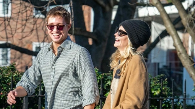 perifanoi-goneis-paylos-kai-mari-santal-matheytikan-ta-eycharista-gia-ton-gio-toys-konstantino-amp-038-oloi-toys-sygchairoyn-232908