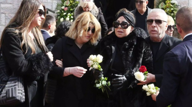 vgike-sto-fos-i-alitheia-aytos-einai-o-logos-poy-o-gampros-tis-antzelas-dimitrioy-den-pige-stin-kideia-tis-miteras-tis-233712