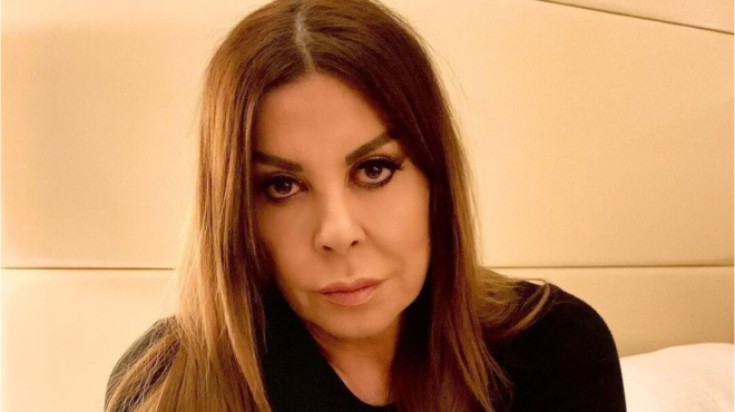 kapote-imastan-oikogeneia-oi-oikogeneis-chorizoyn-espase-ti-siopi-tis-i-antzela-dimitrioy-meta-ton-thrino-233978