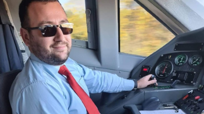 lygise-oli-i-ellada-me-ti-mitera-toy-michanodigoy-niotho-enoches-ithela-na-ton-vlepo-pio-sychna-kai-ton-echasa-gia-panta-235106