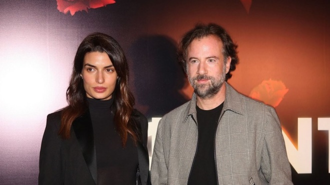 entyposiako-monterno-me-piato-oli-tin-athina-oloi-zileyoyn-to-spiti-tis-tonias-sotiropoyloy-amp-038-toy-kosti-maravegia-229682