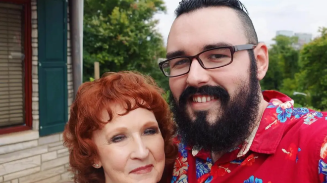 ti-gnorise-stin-kideia-toy-gioy-tis-18chronos-pantreytike-71chroni-giagia-amp-038-zoyn-ton-erota-toys-para-ta-scholia-233497