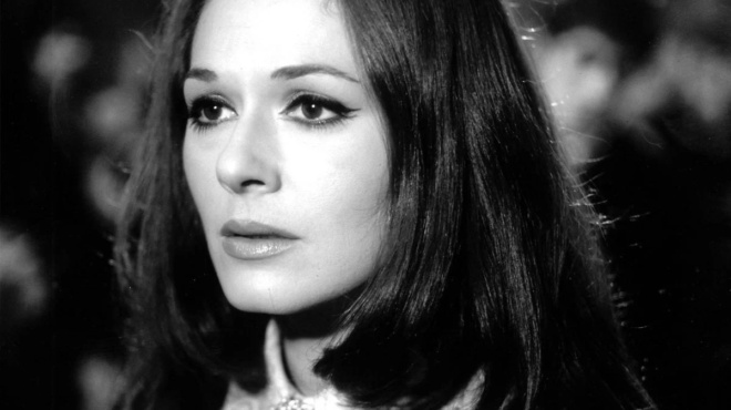 paramenei-omorfi-sta-87-i-spania-emfanisi-tis-marthas-voyrtsi-me-kokkina-mallia-den-deichnei-katholoy-tin-ilikia-tis-234279