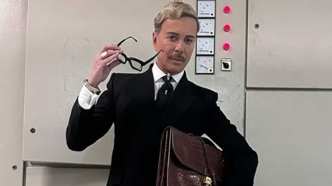 amp-8220-kokkinise-amp-8221-i-karavatoy-salos-me-ton-laki-gavala-emfanistike-ntymenos-etsi-sto-amp-8220-my-style-rocks-amp-8221-amp-038-egine-theama-230814