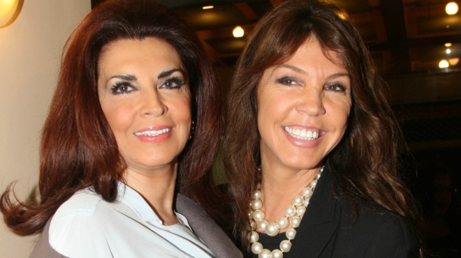 ypoklinontai-oloi-i-70chroni-ntenisi-amp-038-i-57chroni-vana-mparmpa-pozaroyn-choris-makigiaz-amp-038-entyposiazoyn-me-tin-omorfia-toys-236031