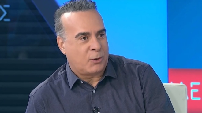 proti-fora-akoysa-ayti-ti-lexi-apo-to-stoma-toy-i-antidrasi-toy-foti-sergoylopoyloy-sta-amp-8220-sofa-amp-8221-logia-toy-gioy-toy-243355