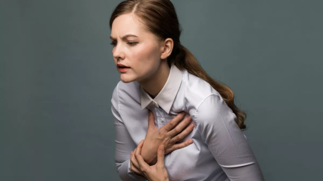 24-ores-prin-tin-anakopi-ta-2-kraygalea-symptomata-poy-chtypoyn-amp-8220-kampanaki-amp-8221-amp-038-se-stelnoyn-kateytheian-ston-giatro-244634