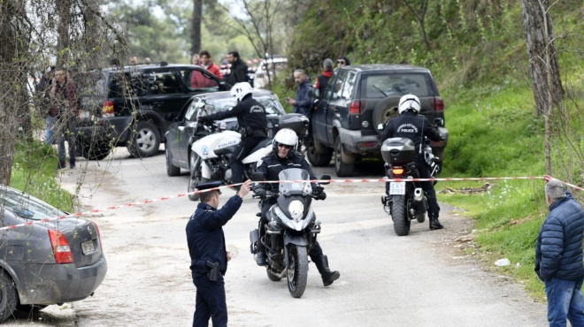 afise-5-selides-simeioma-megali-anatropi-aytoktonise-o-50chronos-poy-vrethike-me-sakoyla-sto-kefali-241742