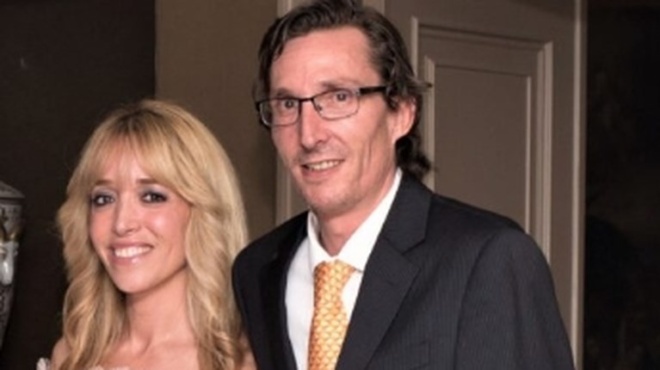 agkalia-me-ton-8chrono-gio-tis-rakos-i-dimosiografos-nantia-chalamandari-stin-kideia-toy-galazoaimatoy-syzygoy-tis-237081