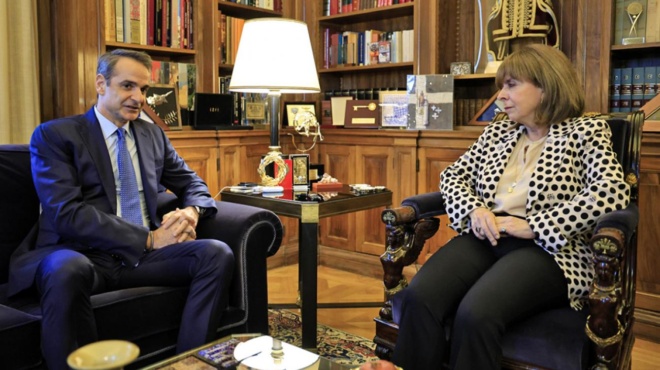 toys-amp-8220-teleiose-amp-8221-o-kyriakos-mitsotakis-den-ginetai-na-min-diagrafontai-apo-ta-panepistimia-foitites-poy-papanomoun-240861