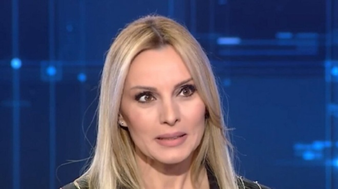 amp-8220-ayti-i-mera-ximeronei-me-gkriza-synnefa-gia-mena-amp-8221-varys-ponos-gia-tin-pegky-zina-ragizei-kardies-to-minyma-tis-250270