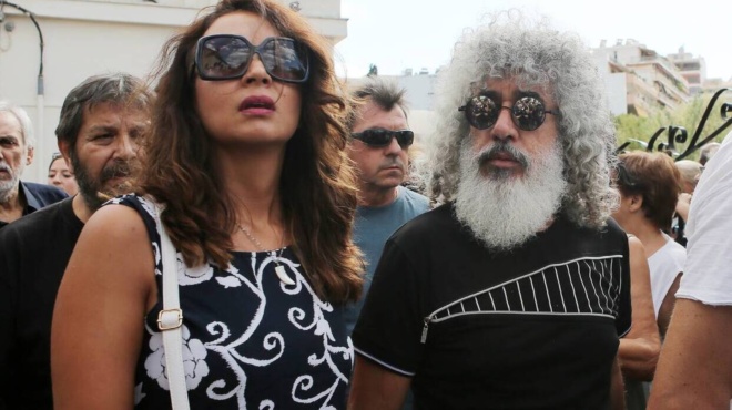 giannis-giokarinis-apokalypse-giati-pragmatika-tsakothike-me-ti-syzygo-toy-amp-8221-tora-gelame-tora-pethaivoyme-sta-gelia-245850