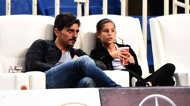 i-pio-perizititi-nyfi-tis-elladas-i-kori-toy-giannakopoyloy-despoina-ektos-apo-ploysia-einai-kai-kalloni-244844