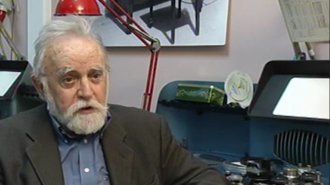 thrinos-stin-tileoptiki-skini-amp-8220-efyge-amp-8221-o-skinothetis-kostis-zois-i-anakoinosi-tis-ees-253467