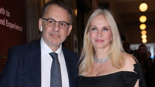 kykloforise-1-amp-038-monadiki-foto-i-mari-konstantatoy-nyfi-plai-ston-gianni-kent-o-mystikos-gamos-amp-038-to-sikato-nyfiko-248909