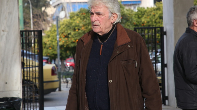 amp-8220-efyga-dysarestimenos-apo-to-kalimera-zoi-meta-apo-9-chronia-amp-038-egina-tragoydistis-sta-skyladika-den-to-anechtika-amp-8221-251375