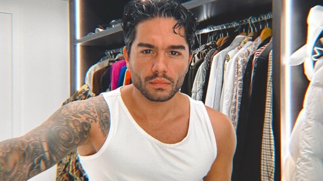 den-mporoyn-na-to-kryvoyn-allo-i-kalifoni-anevase-vinteo-me-ton-mastora-ki-oloi-eidan-kai-scholiazoyn-ton-amp-8230-erota-toys-264890