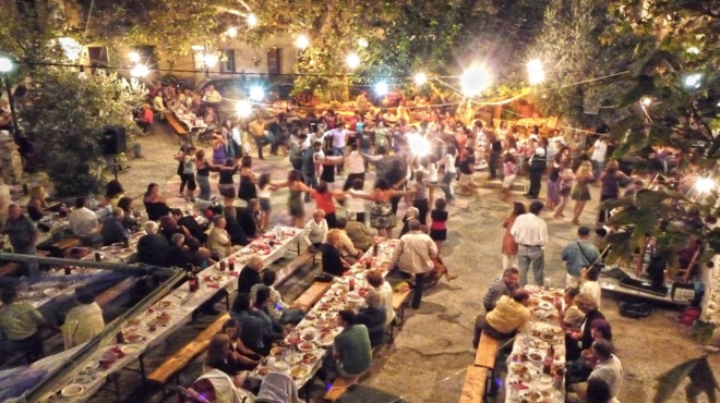 vrethike-o-amp-8220-enochos-amp-8221-panigyri-efialtis-stin-ileia-me-37-atoma-sto-kentro-ygeias-ayto-efagan-amp-038-toys-amp-8220-therise-amp-8221-257598