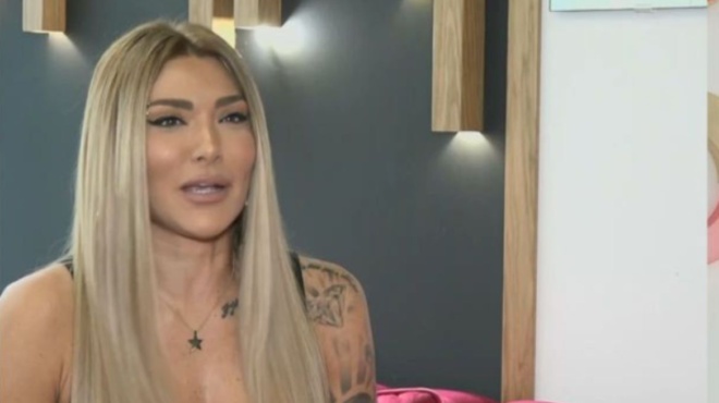 amp-8220-egine-exallos-mazi-moy-moy-ekleise-ton-dromo-den-me-afine-na-fygo-amp-8221-i-aggeliki-iliadi-apokalypse-ton-efialti-poy-ezise-275404