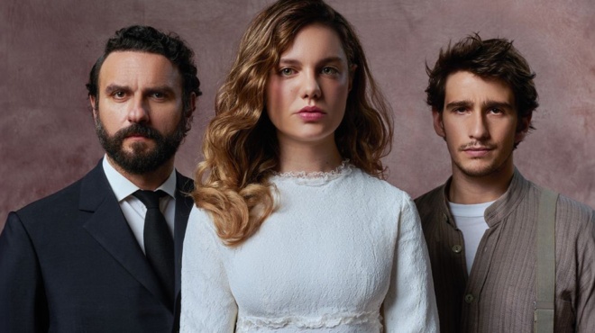 to-proxenio-tis-ioylias-telika-aytes-ton-machairosan-amp-8211-egine-i-anatropi-kai-ola-allazoyn-apo-deytera-gia-tin-ioylia-272969