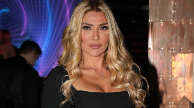 egine-theama-sta-mpoyzoykia-i-aggeliki-iliadi-amp-8220-eskase-amp-8221-me-mpoystaki-amp-038-oloi-koitoysan-ekeini-anti-gia-ti-vissi-265445