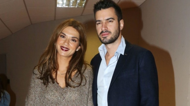 to-panemorfo-koritsi-me-ta-poly-makria-xantha-mallia-montelo-amp-8230-i-eya-tsimitseli-i-omorfia-tis-xechorizei-apo-oles-267663