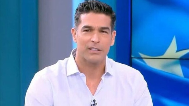 nikos-anadiotis-o-neos-eyrovoyleytis-me-ti-megali-pisti-sto-theo-amp-038-tin-oikogeneia-amp-8211-ta-paidia-toy-kai-i-yperochi-gynaika-plai-toy-268910