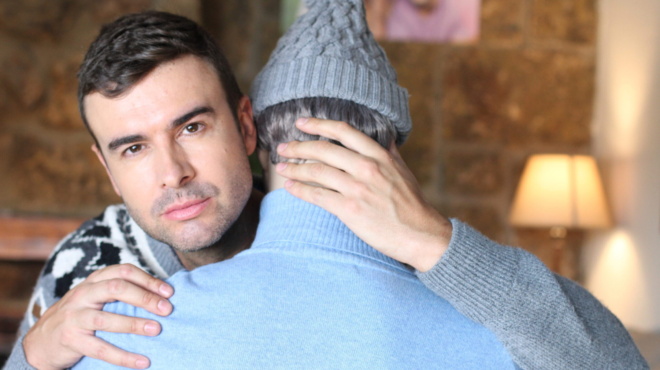 soysoyro-se-oli-tin-ellada-epiasan-gnosto-giatro-amp-8220-kollimeno-amp-8221-me-nearo-astynomiko-amp-8211-toys-tsakose-i-gynaika-toy-269330