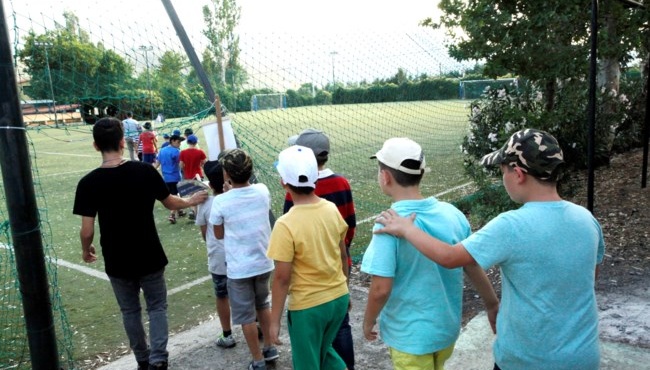 100-paidia-me-emetoys-kai-pyreto-logo-gastrenteritidas-se-paidiki-kataskinosi-274052