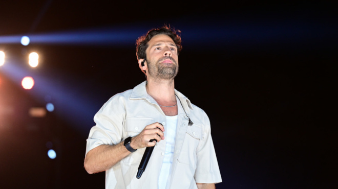 nomizan-pos-einai-o-soyperman-o-konstantinos-argyros-egine-agalma-kai-oloi-epsachnan-na-vroyne-me-poion-moiazei-266280