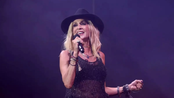 pagose-i-anna-vissi-i-stigmi-poy-diakoptei-ti-synaylia-tis-molis-eide-ti-egine-apo-kato-kai-zita-voitheia-277139