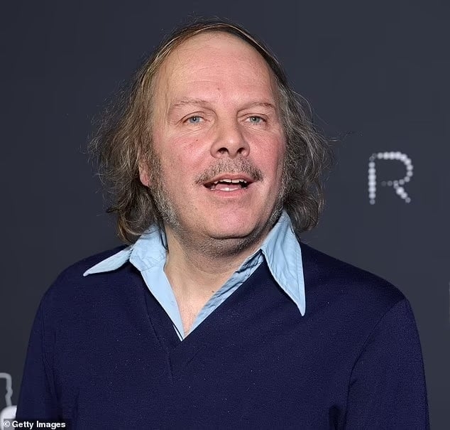 Ο "μπλε Διόσυνος" σπάει τη σιωπή του 