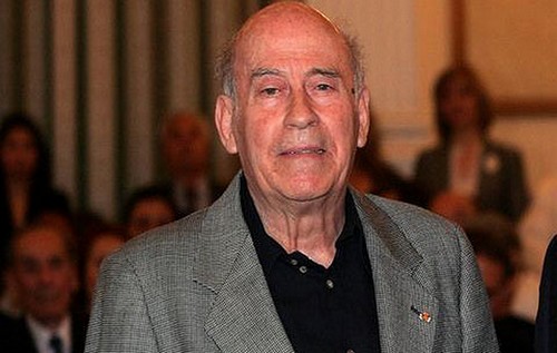 den-ton-ethapsan-pote-matheytikan-ola-13-chronia-meta-ton-thanato-toy-thanasi-veggoy-lythike-to-mystirio-me-ti-soro-toy-278655