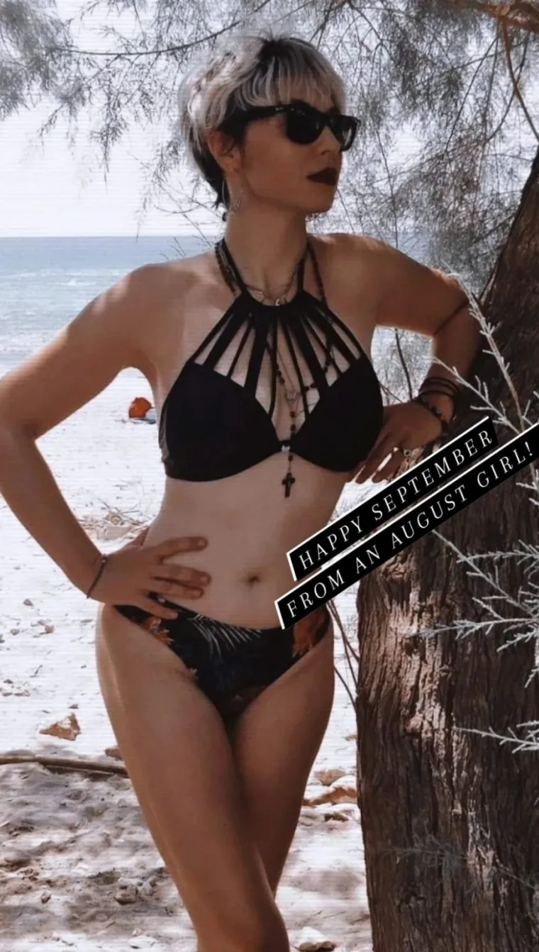 Η Μαρία Μάρκου με μπικίνι 