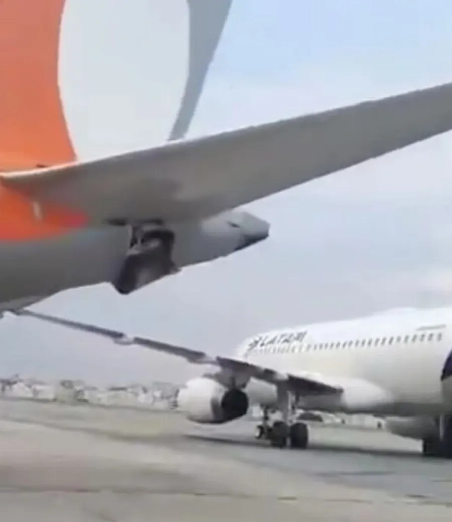 Σύγκρουση δύο αεροπλάνων 