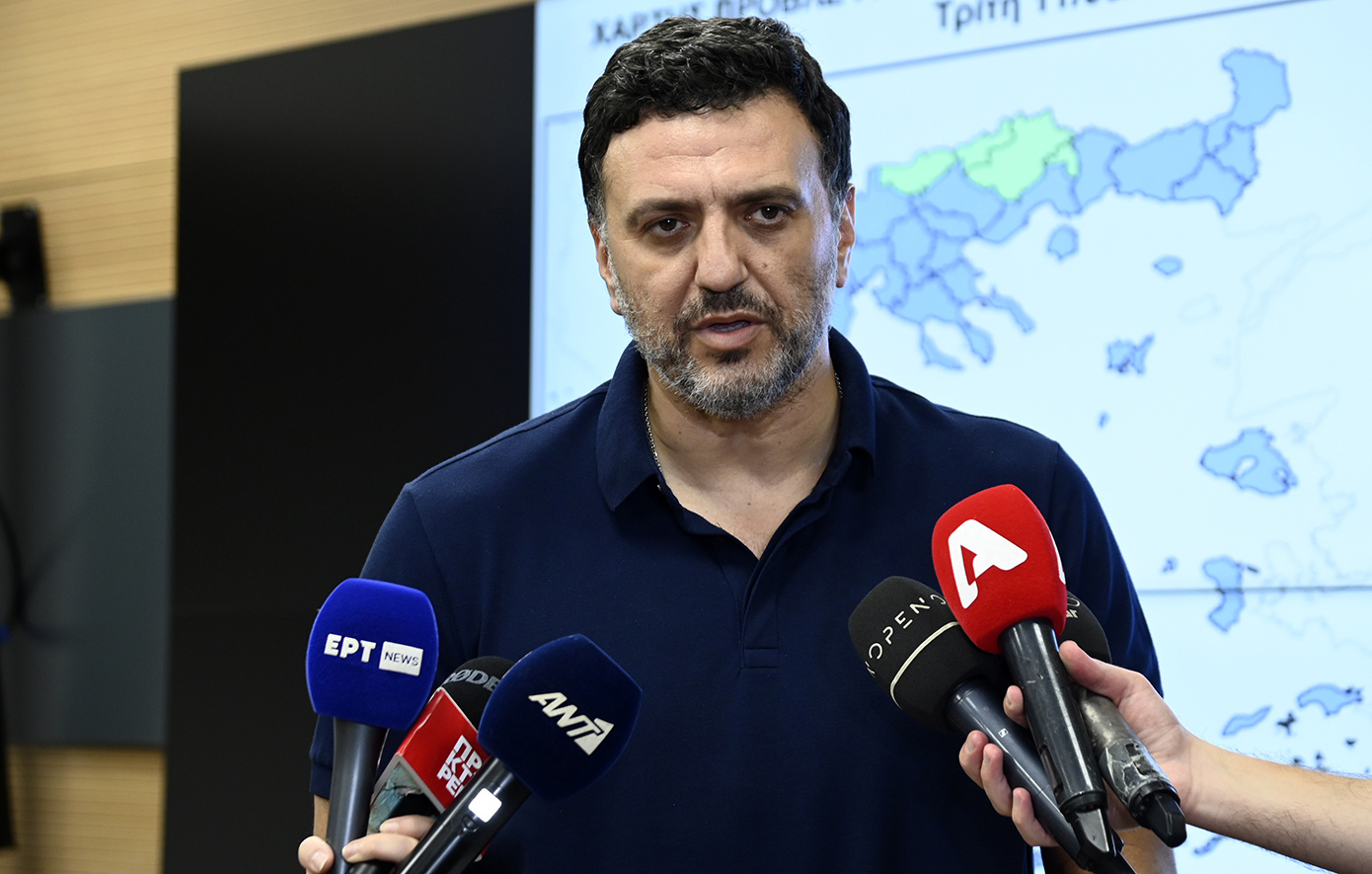 Ενημέρωση του Βασίλη Κικίλια για τη φωτιά στο Μαρούσι