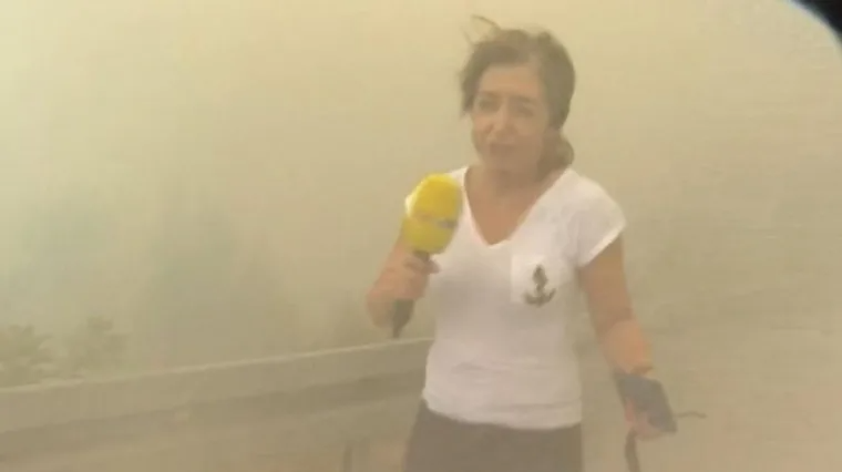 Μούσκεμα ρεπόρτερ από πυροσβεστικό αεροσκάφος 