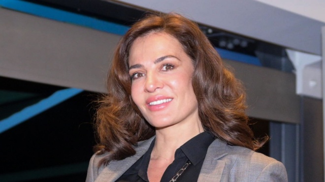 etsi-kanoyn-oi-anthropoi-pantreyontai-kai-chorizoyn-amp-8220-mpoyrloto-amp-8221-i-dimitra-matsoyka-otan-tin-rotisan-gia-ton-petro-kokkali-307531