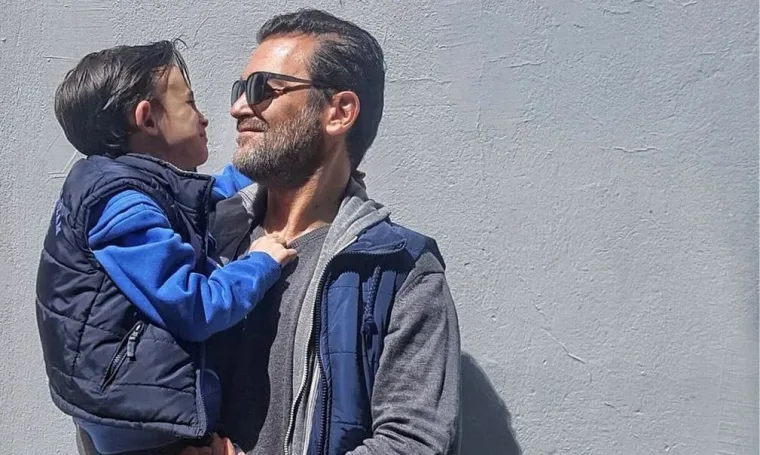 Ο Ιάσονας Καζάκος με τον πατέρα του 