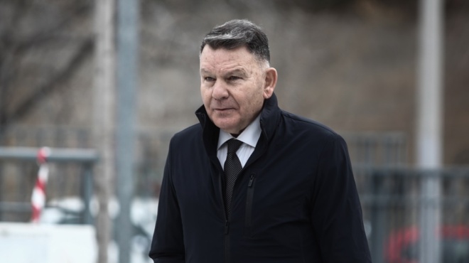 oloi-ypoklinontai-ston-christo-koygia-me-3-lexeis-ekane-ton-patera-toy-na-amp-8230-dakrysei-eipe-ayto-poy-kathe-gonios-thelei-na-akoysei-322733