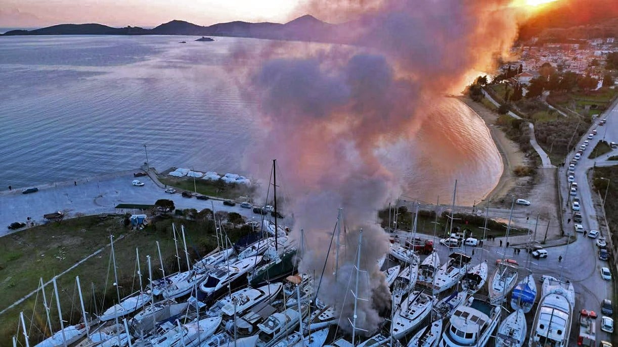 Φωτιά σε ιστιοπλοϊκό