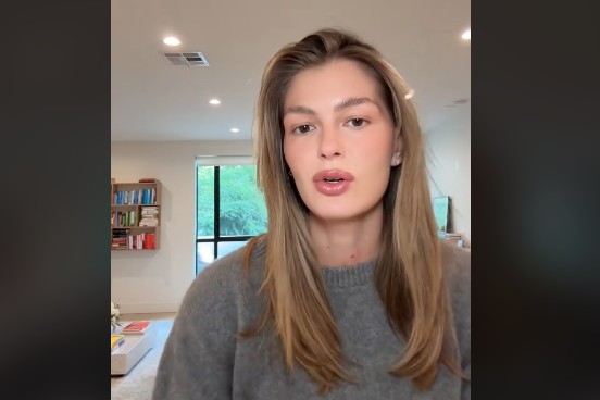 dyskoles-ores-gia-tin-amalia-kostopoyloy-egkataleipei-oristika-to-spiti-tis-anastatomeni-kai-i-tzeni-mpalatsinoy-331066