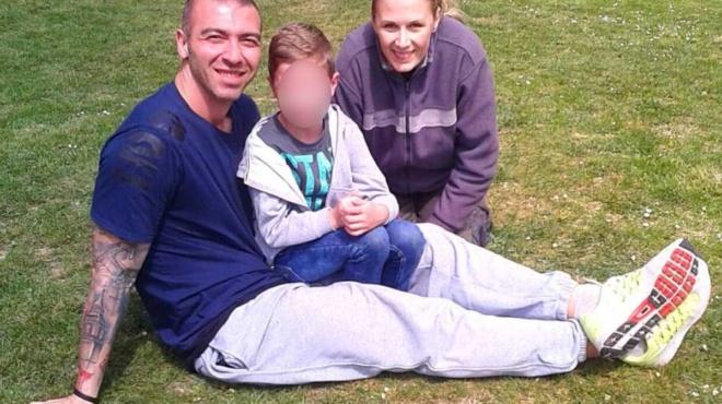 to-drama-toy-mikroy-filippoy-echase-toys-goneis-toy-alexandro-nikola-di-amp-038-royxi-ntoymitreskoy-mesa-se-1-5-chrono-329155