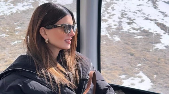 olos-o-parnassos-amp-8230-chazeye-tin-kormara-me-to-olosomo-poy-ekane-ski-san-epaggelmatias-molis-evgale-tin-maska-amp-038-eidan-poia-einai-amp-8230-342872