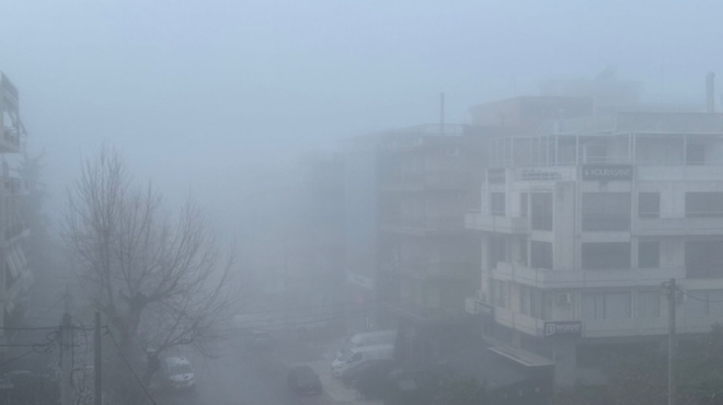 apokosmi-eikona-epathan-sok-oi-athinaioi-molis-anoixan-to-parathyro-to-proi-amp-8211-omichli-skepase-tin-athina-amp-8211-prosochi-leei-o-kolydas-343593